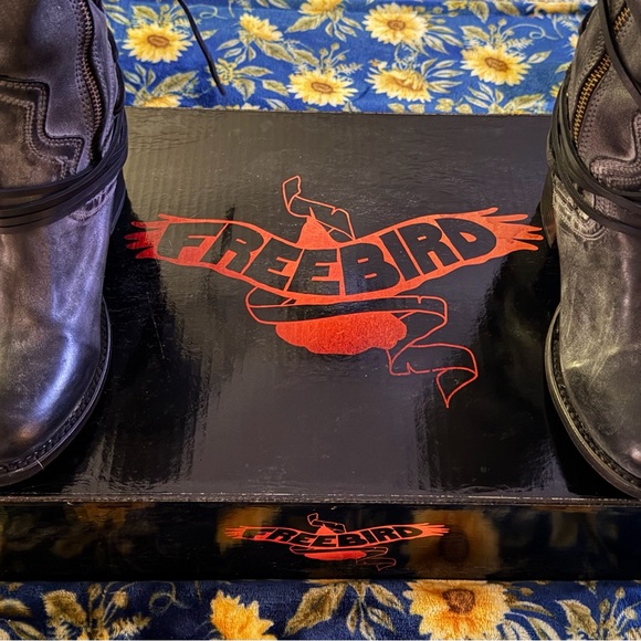 FREEBIRD BY STEVEN DISTRESSED GRAY OVER THE KNEE BOOTS BACK LACE UP - Picture 2 of 11